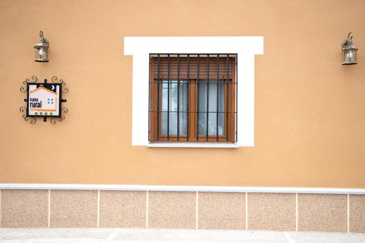 La Casa De Los Bisa Villa Sanchidrian Exterior foto